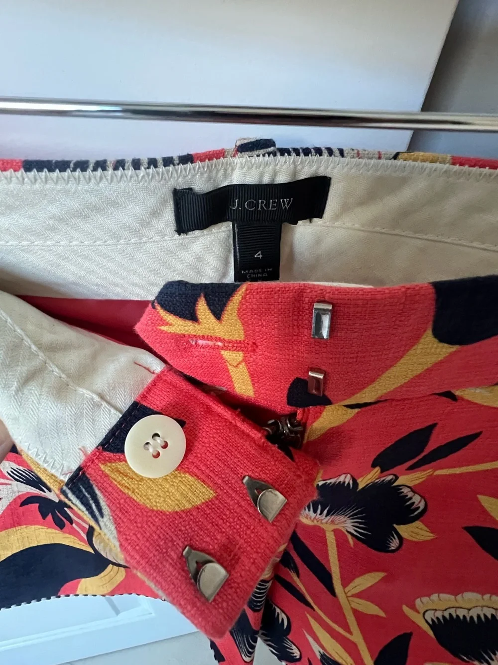 J.Crew Hibiscus Floral Shorts Size 4 Coral Tropical Summer Scalloped Trim Shorts